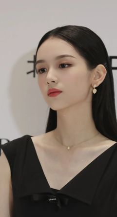 男女真人打扑克网站_: 逐渐显现的危机，究竟给我们带来何种影响？